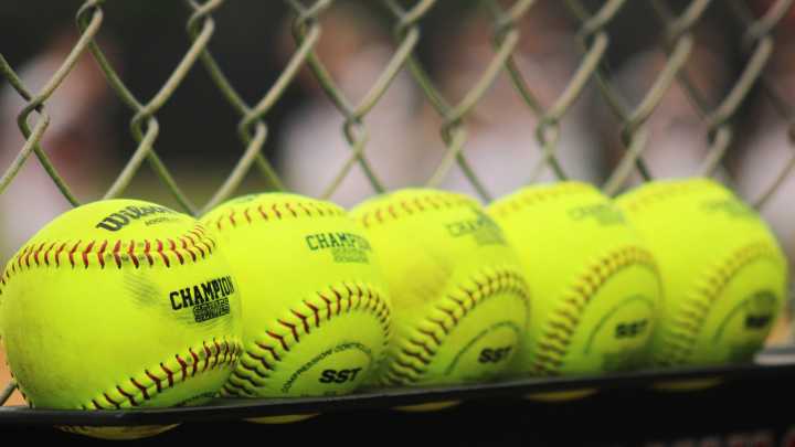 Harrisburg softball explodes for 15-0 win over O’Gorman