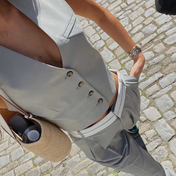 Is It Just Me, or Is Everyone With Cool Style Suddenly Wearing This One Specific Rich