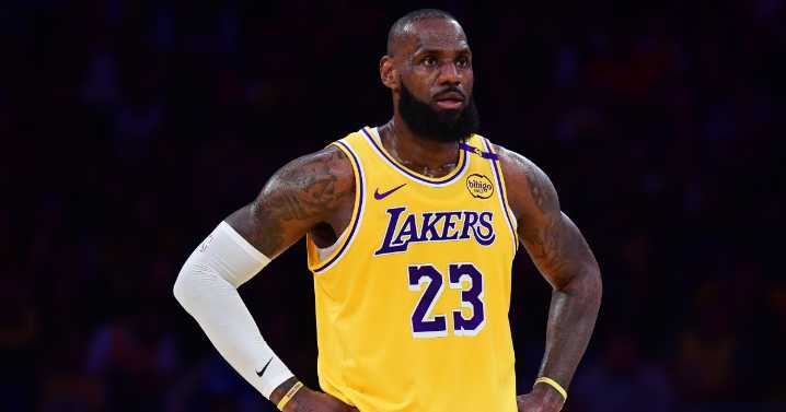 LeBron James trolls Brian Windhorst over comments about podcast with Steve Nash