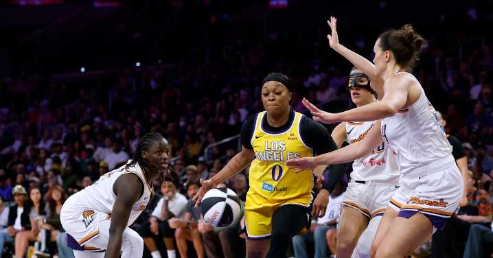 Third quarter collapse dooms Sparks against Mercury
