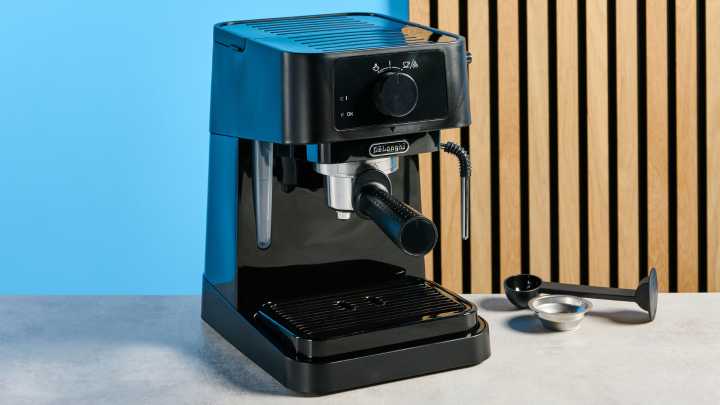 I thought $149 was too cheap for a good espresso machine, but De’Longhi proved me wrong