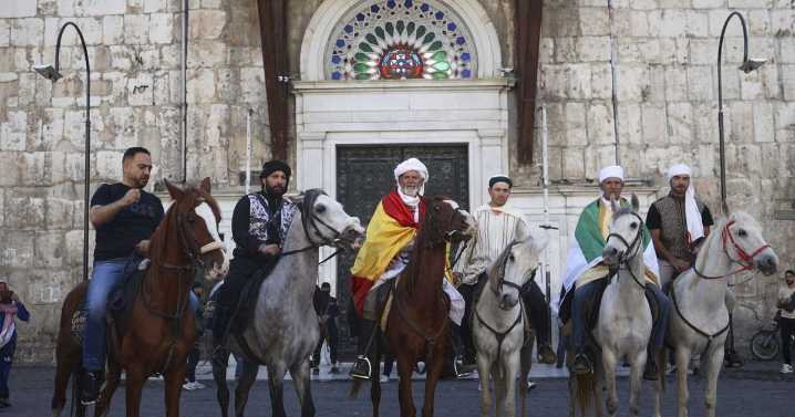 Spanish Muslims retrace ancient Hajj travel route on horseback from Andalusia to Saudi Arabia