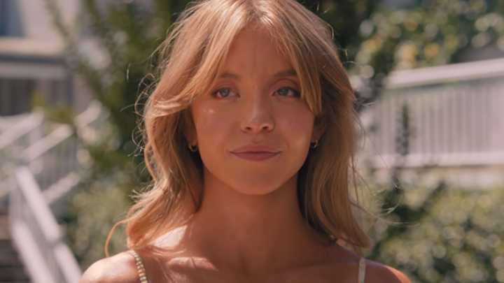 Fans Have Had A Lot Of Thoughts About Sydney Sweeney's Bathwater Soap, And She Definitely Knows It