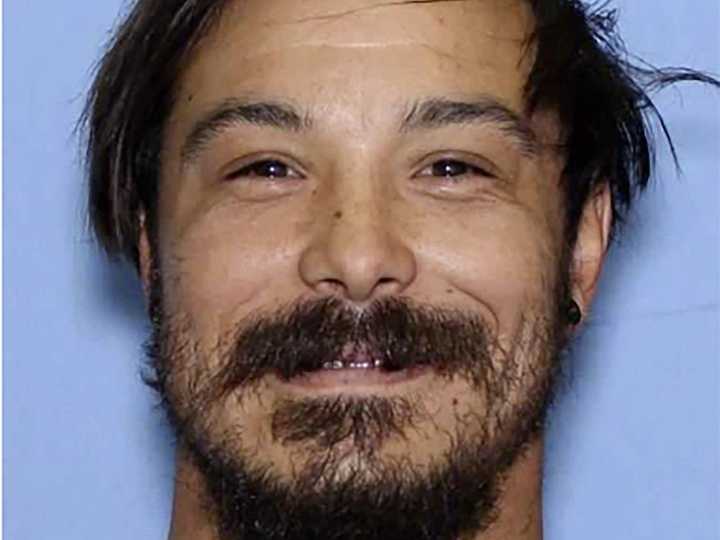 Travis Decker may be hiding near Canadian border