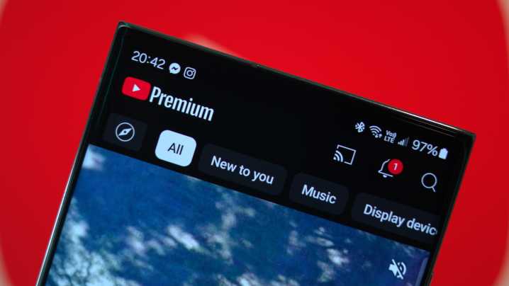 YouTube seems to be experiencing a widespread outage