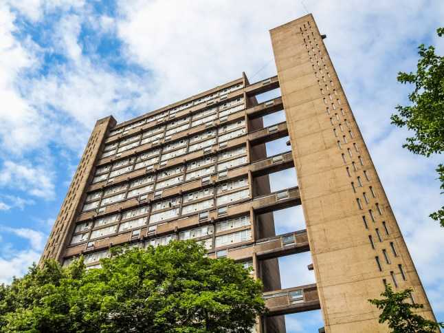 People stuck in 26-storey tower block after lifts broke only offered £100 voucher