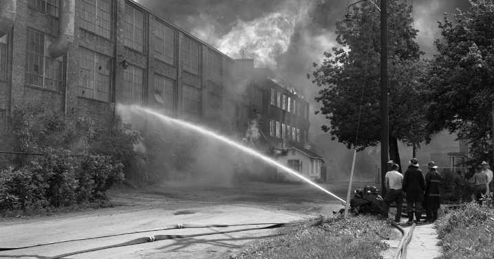 June 7, 1962: Fire destroys old Caswell-Runyan building in Huntington