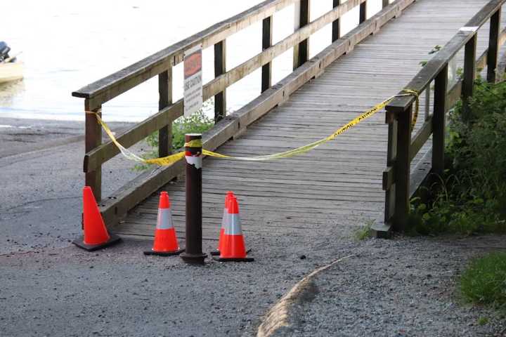 1 person airlifted to hospital after boat crash at North Vancouver's Cates Park