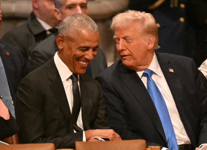 Obama responde a Trump: “Ridícula” acusación de traición