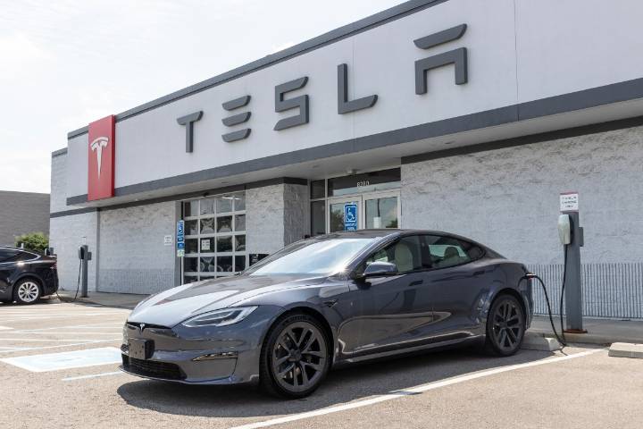 Samsung firma con Tesla el mayor contrato de suministro de chips de su historia