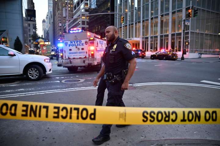 Al menos cuatro muertos, incluido un policía, en tiroteo en Nueva York, confirma alcalde
