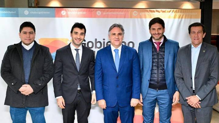 Pullaro y otros cuatro gobernadores arman un frente común para las elecciones