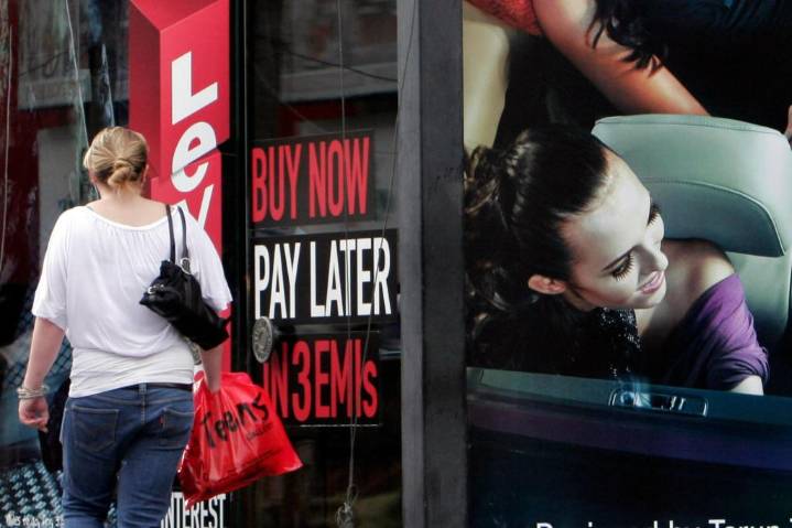 Préstamos de “compre ahora, pague después” pronto afectarán algunos puntajes de crédito en EEUU