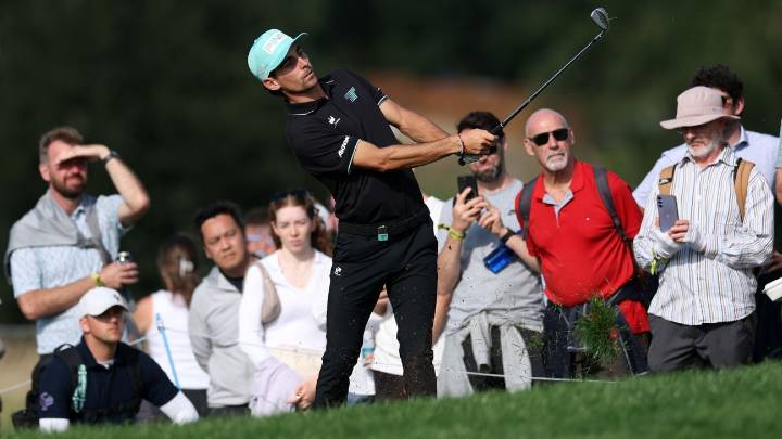 Joaquin Niemann opens up 6-shot lead at LIV United Kingdom