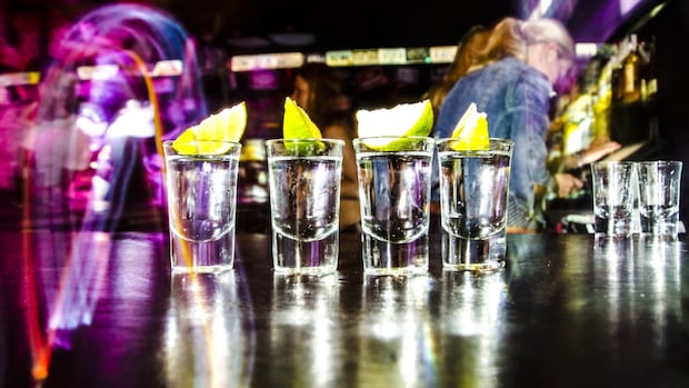 Vancouver city council extends downtown liquor serving hours