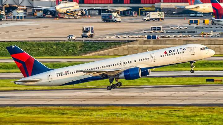 More details emerge about Delta co-pilot's arrest after Minneapolis to San Francisco flight