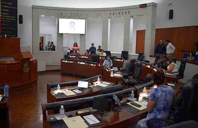 Decreta Gallardo C. que los municipios pensionen a policías