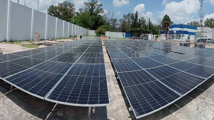 El C4 es abastecido de luz eléctrica a través de paneles solares