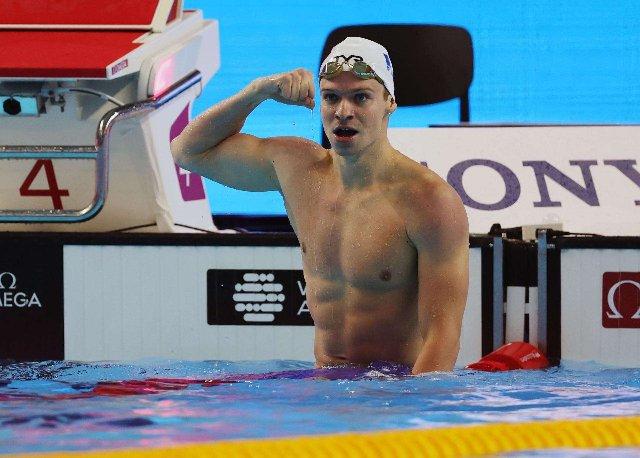Leon Marchand rompe récord mundial en los 200 estilos en Singapur