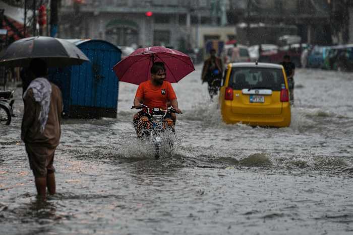 Fuertes lluvias monzónicas en Pakistán dejan 54 muertos en 24 horas