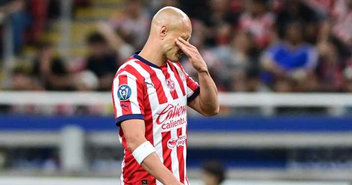 Sanciones a Chicharito Hernández: Chivas suspende al delantero y congela bonos tras videos polémicos