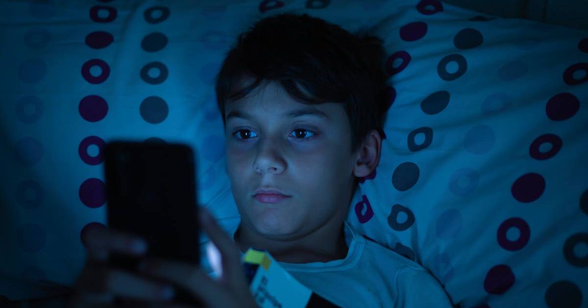 One in 10 parents forced to switch broadband providers due to kids' demands