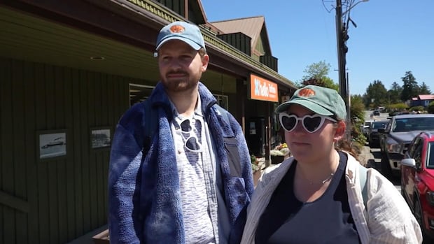 In Tofino, B.C., two different reactions to the tsunami advisory news