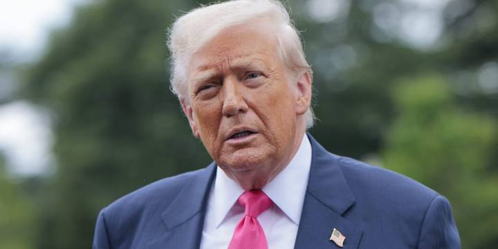Trump says he may want to give you a tariff rebate check: 'A little rebate for people of a certain income level might be very nice'
