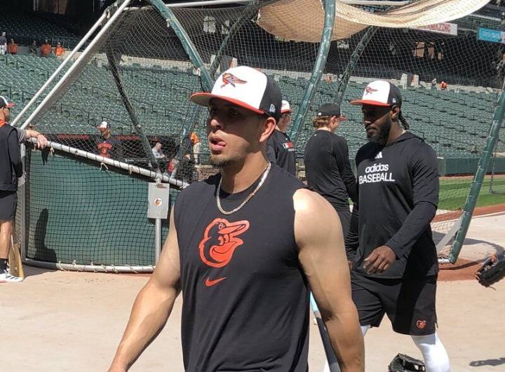 Orioles deal former Gold Glove third baseman Urias to Houston for minor