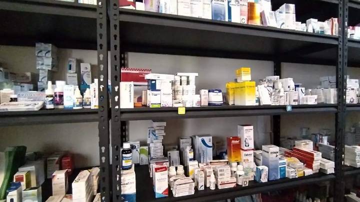Antibióticos con receta para controlar automedicación; exceso de consumo genera alteraciones: Especialista