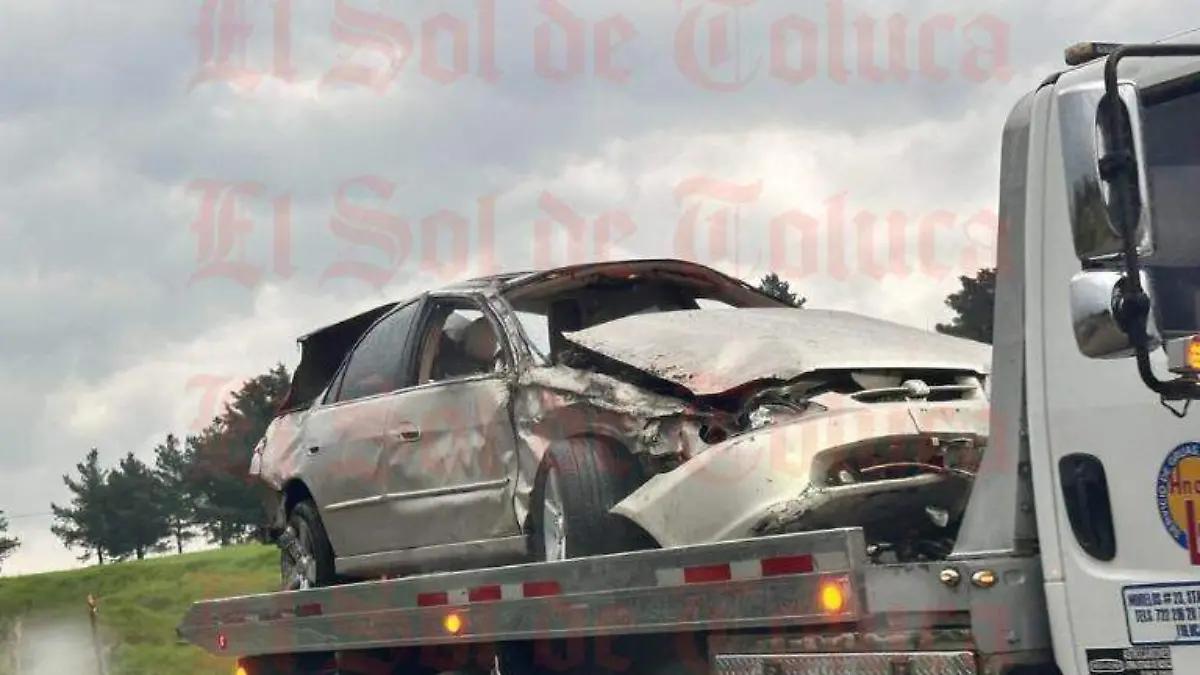 Asaltan negocio en Atlacomulco, se desata persecución y muere uno