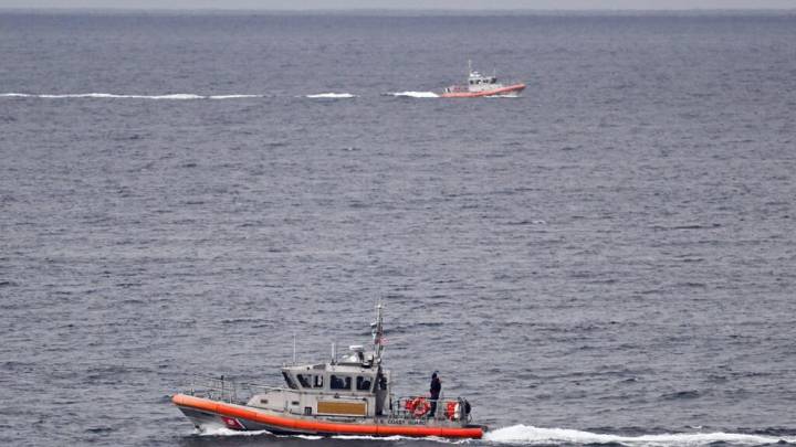 Una avioneta con tres personas a bordo cae cerca de Point Pinos: Guardia Costera recupera dos cuerpos