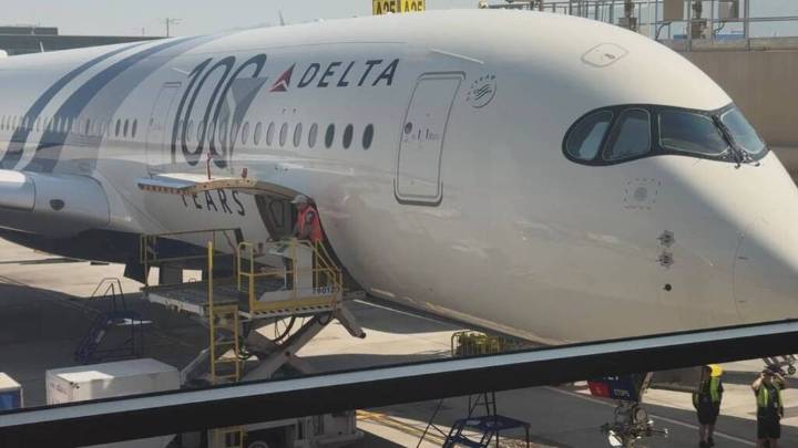 Pánico en el aire: Turbulencia en vuelo de Delta deja a 25 personas en el hospital