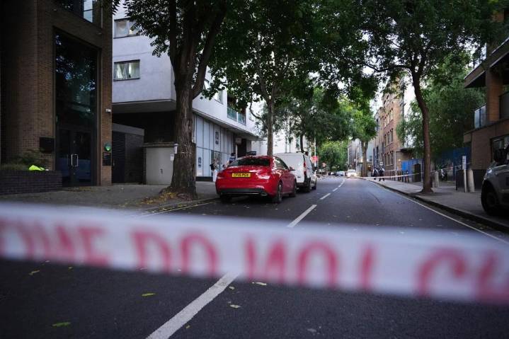 Apuñalamientos en Londres dejan dos muertos y dos hospitalizados, incluido el sospechoso