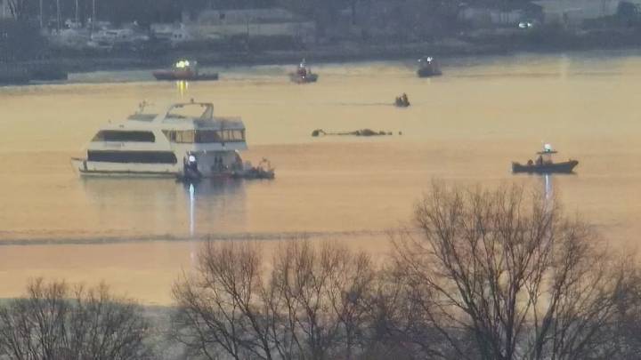 New audio, video from DCA plane crash released during NTSB hearing