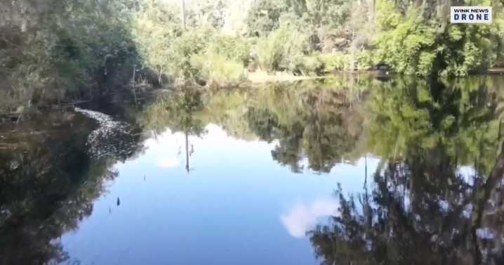 Law enforcement actively searches for missing boater on Peace River