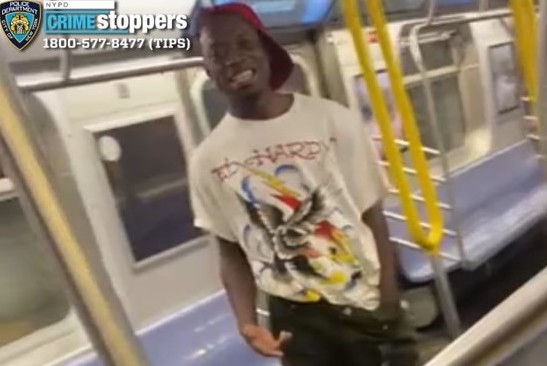 Creep exposed himself to teen at Kew Gardens-Utopia Parkway subway station: NYPD – QNS