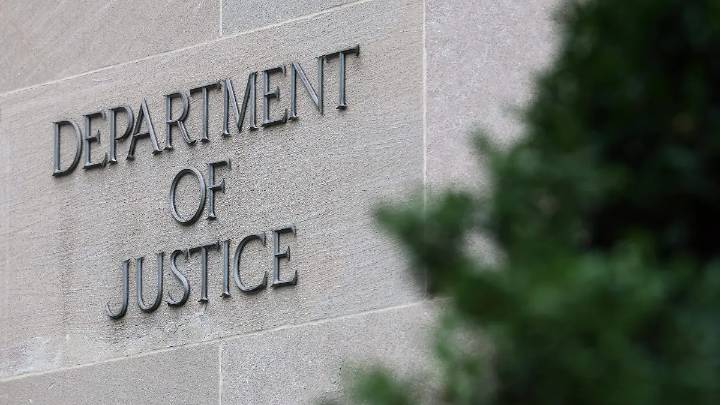 Departamento de Justicia de EU pide a la Corte divulgar testimonios del jurado en el caso Epstein