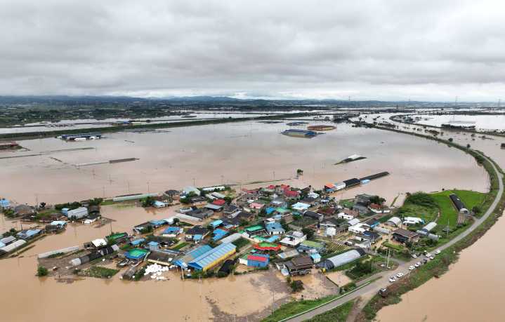 Lluvias azotan Corea del Sur y dejan al menos 17 muertos