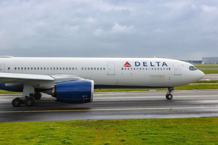 25 Passengers Hospitalized After 'Significant Turbulence' on Delta Flight