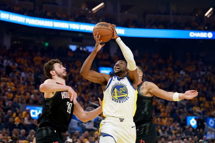 Should Jonathan Kuminga take the qualifying offer with the Warriors? It's complicated