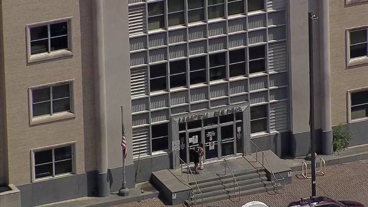 Dallas Municipal Court resets some hearings while building repaired
