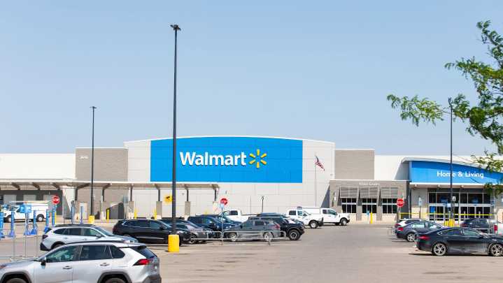 Walmart mass stabbing witness: 'Team effort' contained suspect