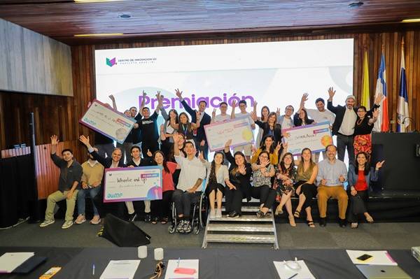 Jump Chile 2025 abre convocatoria con más de $42 millones en premios para ideas de negocio universitarias