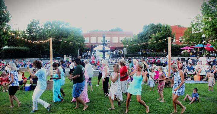 Firefly Festival Draws Hundreds To Madison Town Park