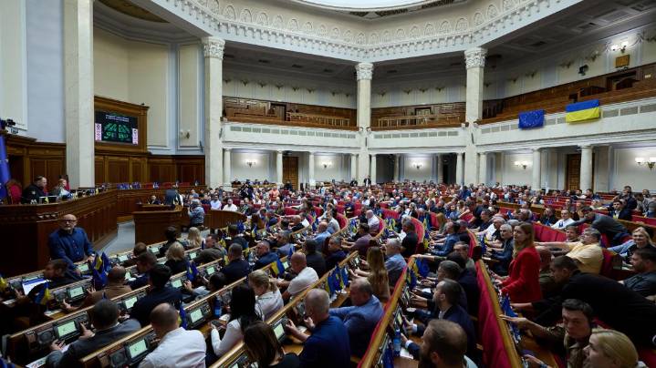 Ukrainian Parliament approves law ensuring independence of anti