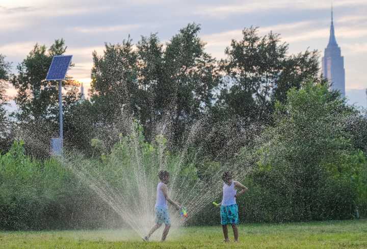130 million people on alert as hot, sticky weather expected from Texas to Maine