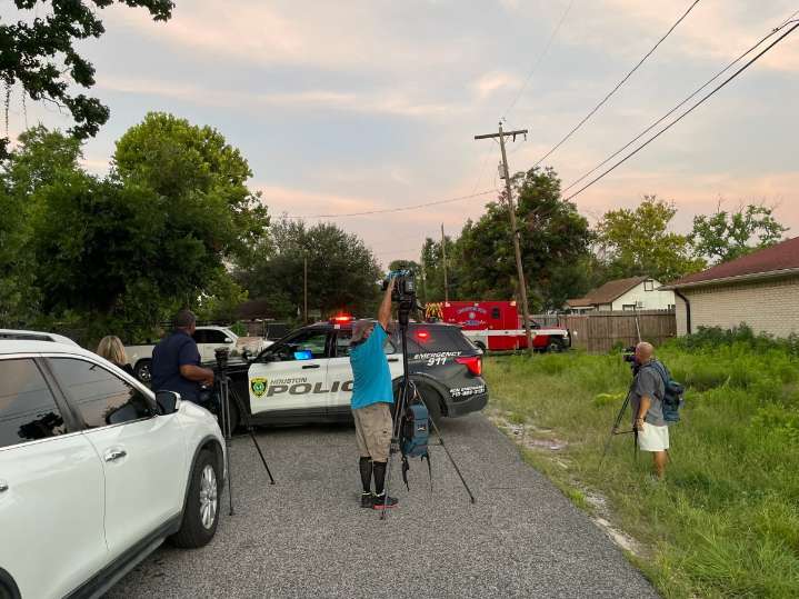 Niña muere atropellada accidentalmente por su padre en Houston: segundo caso similar en menos de una semana