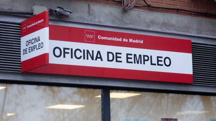 España supera por primera vez los 22 millones de trabajadores y el paro cae a mínimos de 2008