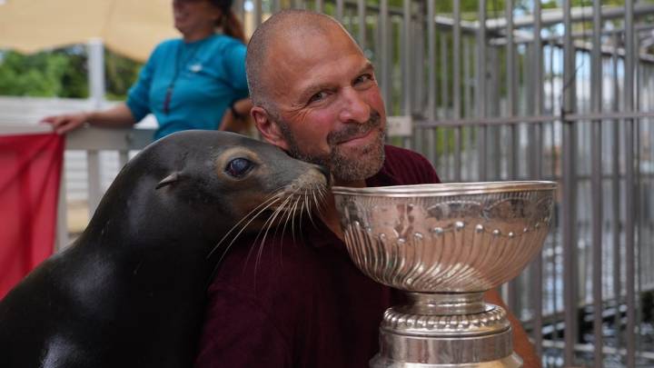 Zito takes Stanley Cup to mammal park in Florida Keys